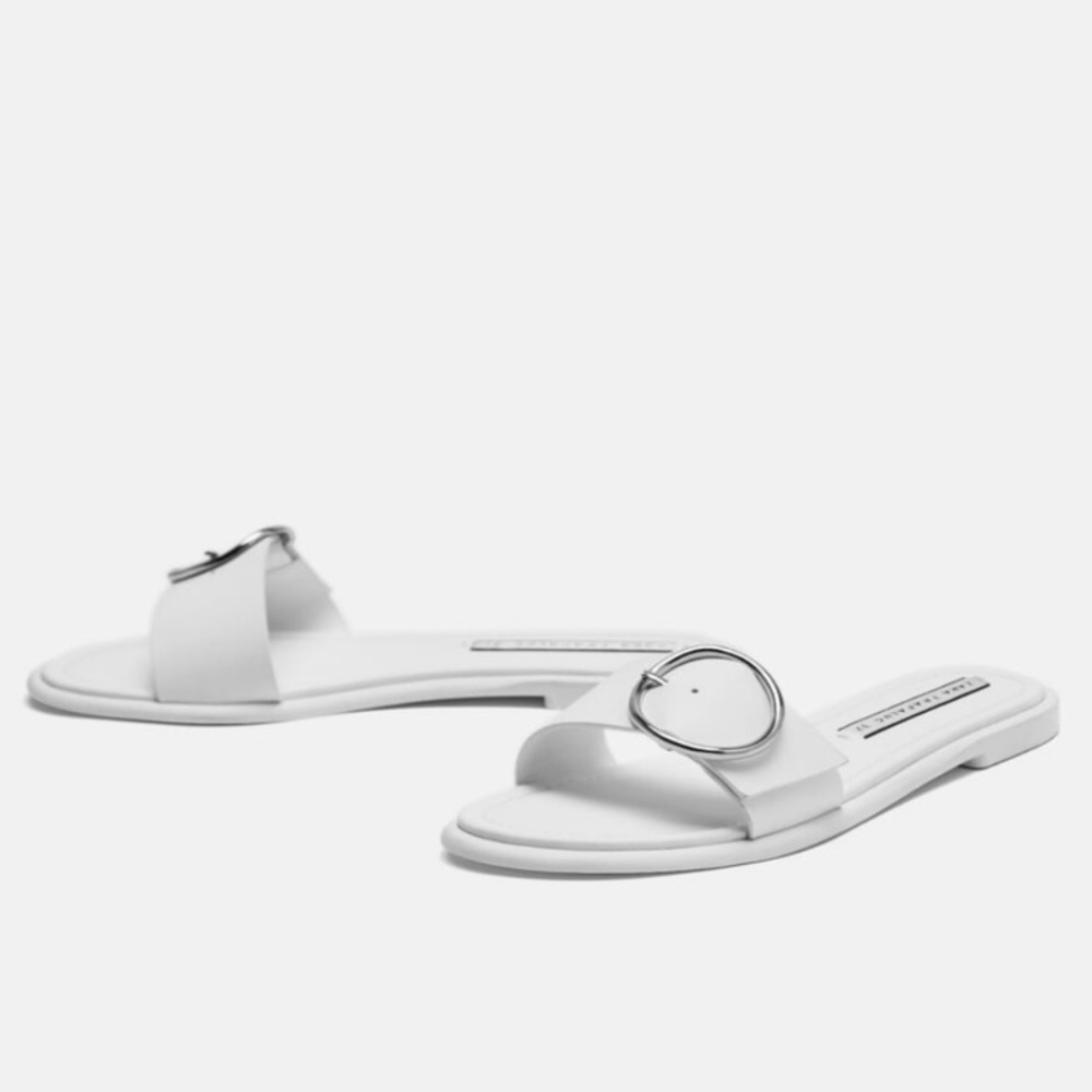 New! Zara white slides with buckle